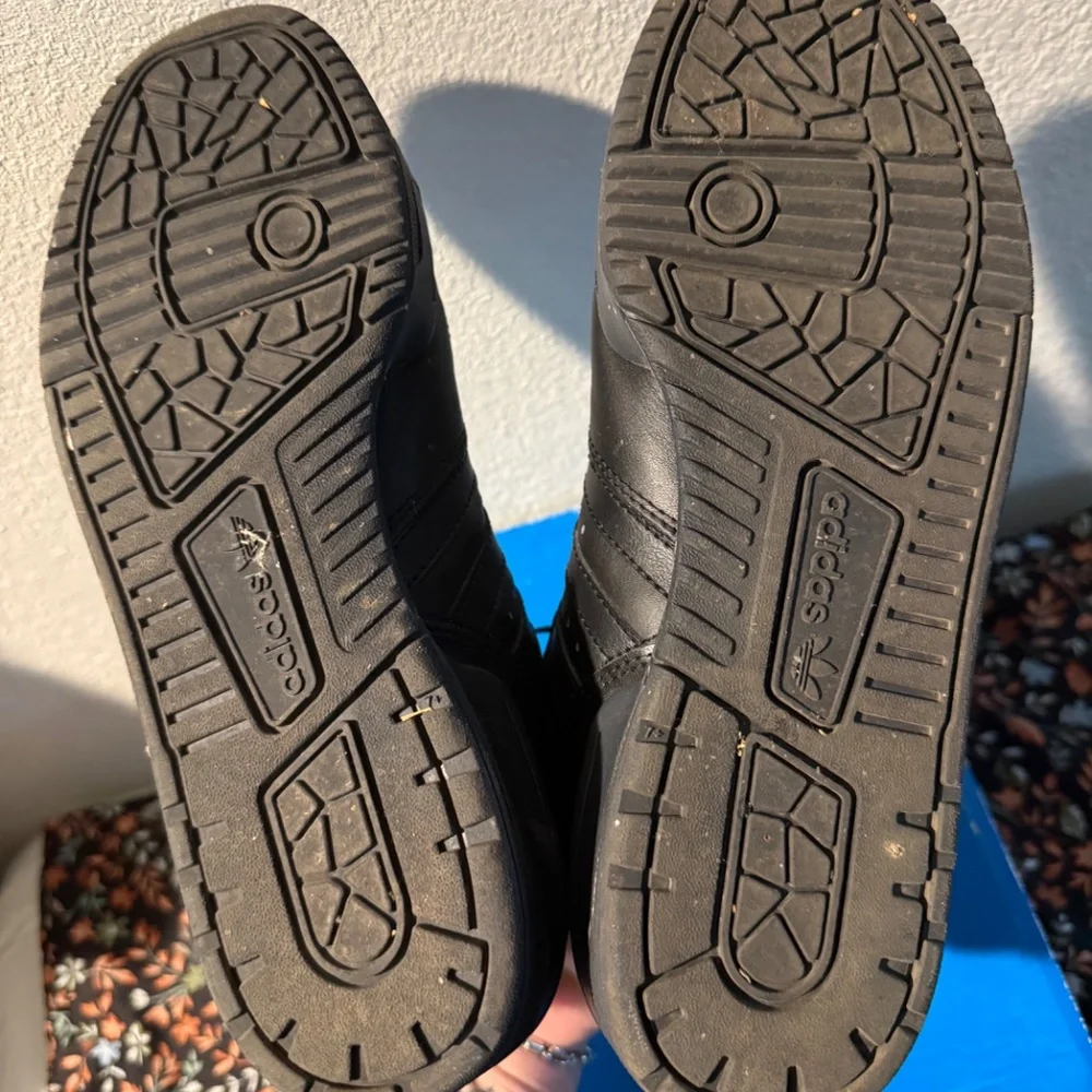 Adidas Rivalry Low Black Iridescent GUC Mens Size 9 (box says 8.5) - Picture 5 of 14